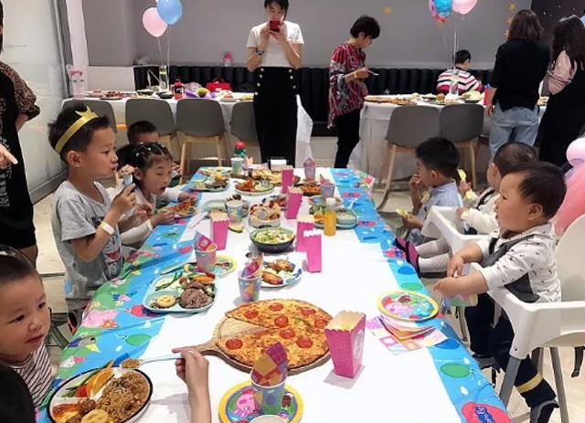 w66利来国际办公家具团队风采儿童节活动